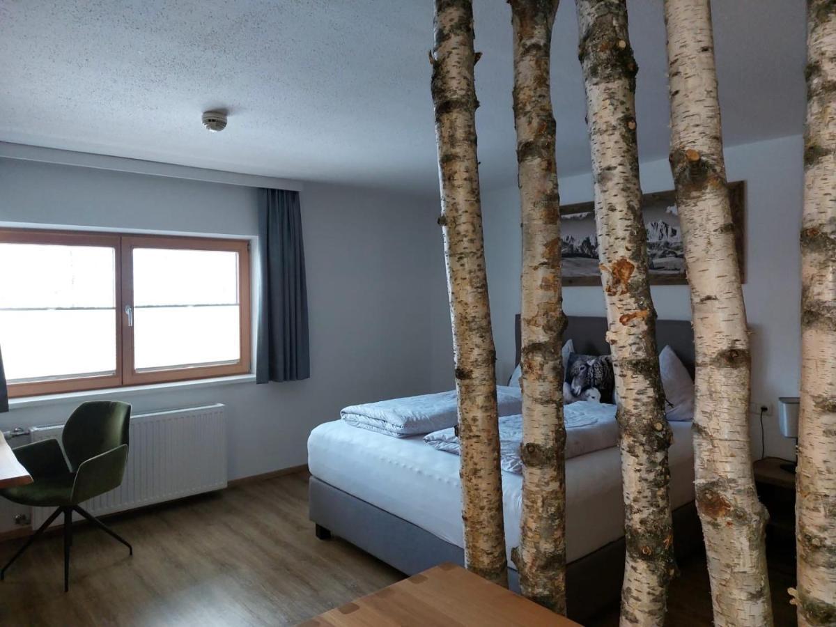 Apartment Rainer - Mittendrin Soll Exterior photo